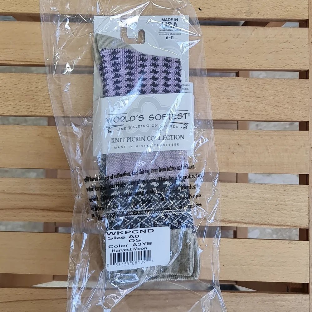 🛍3/$30🛍 🎁 World's Softest Knit Pickin Candy Crew Socks